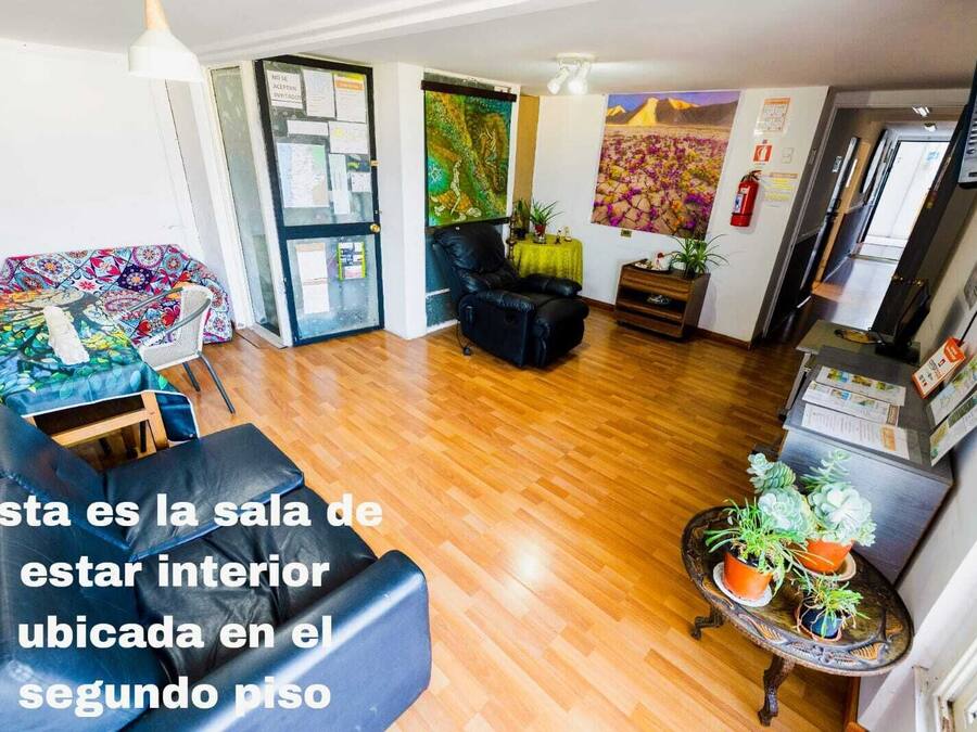 TV 30 pollici con canali via cavo, libri