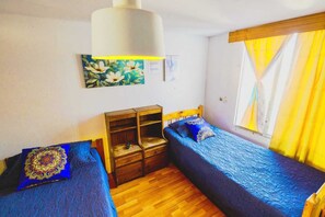 Laptop workspace, iron/ironing board, free WiFi, bed sheets - Pampaloja (Antofagasta)