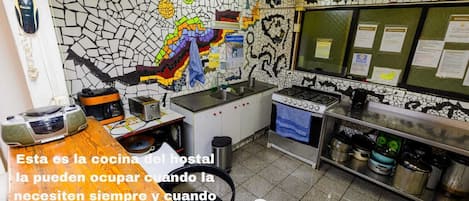 Frigorifero nell'area comune, microonde, forno, tostapane