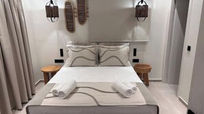 2 bedrooms, desk, iron/ironing board, WiFi