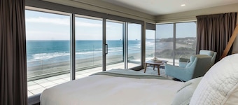 Beachfront Retreat with Stunning Views