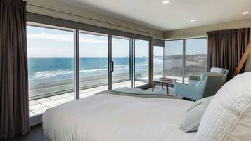 6 bedrooms, iron/ironing board, WiFi, bed sheets