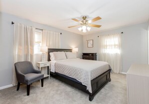3 bedrooms, desk, iron/ironing board, free WiFi