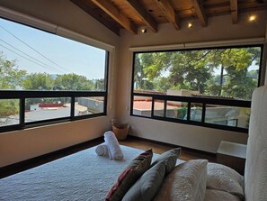 4 chambres, fer et planche à repasser, Wi-Fi, draps fournis
