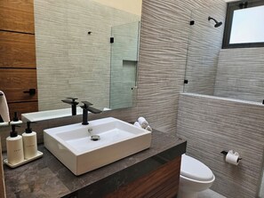 Bathroom - Villa in Valle de Bravo (Valle de Bravo)