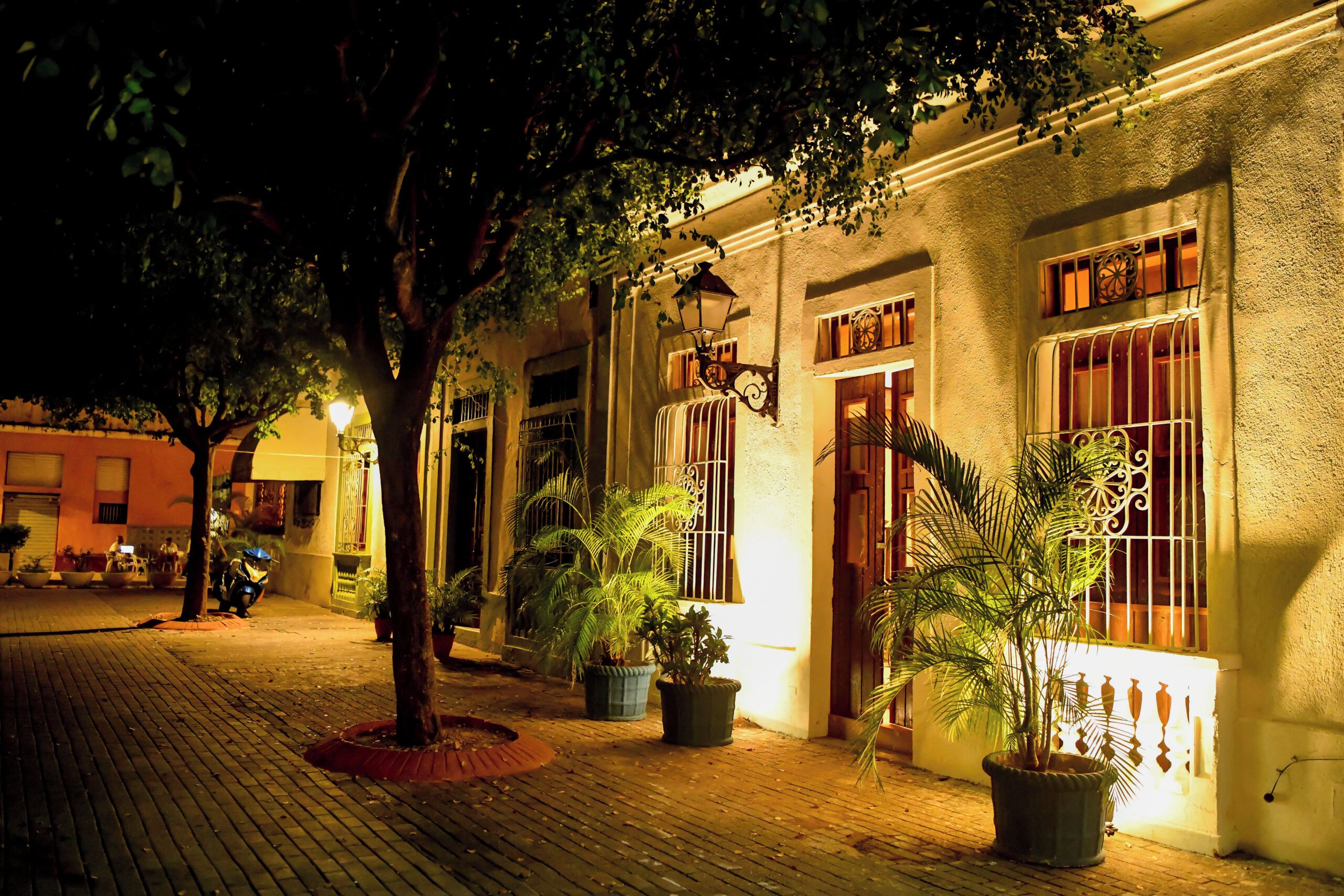 Photo - Honky Tonk Colonial