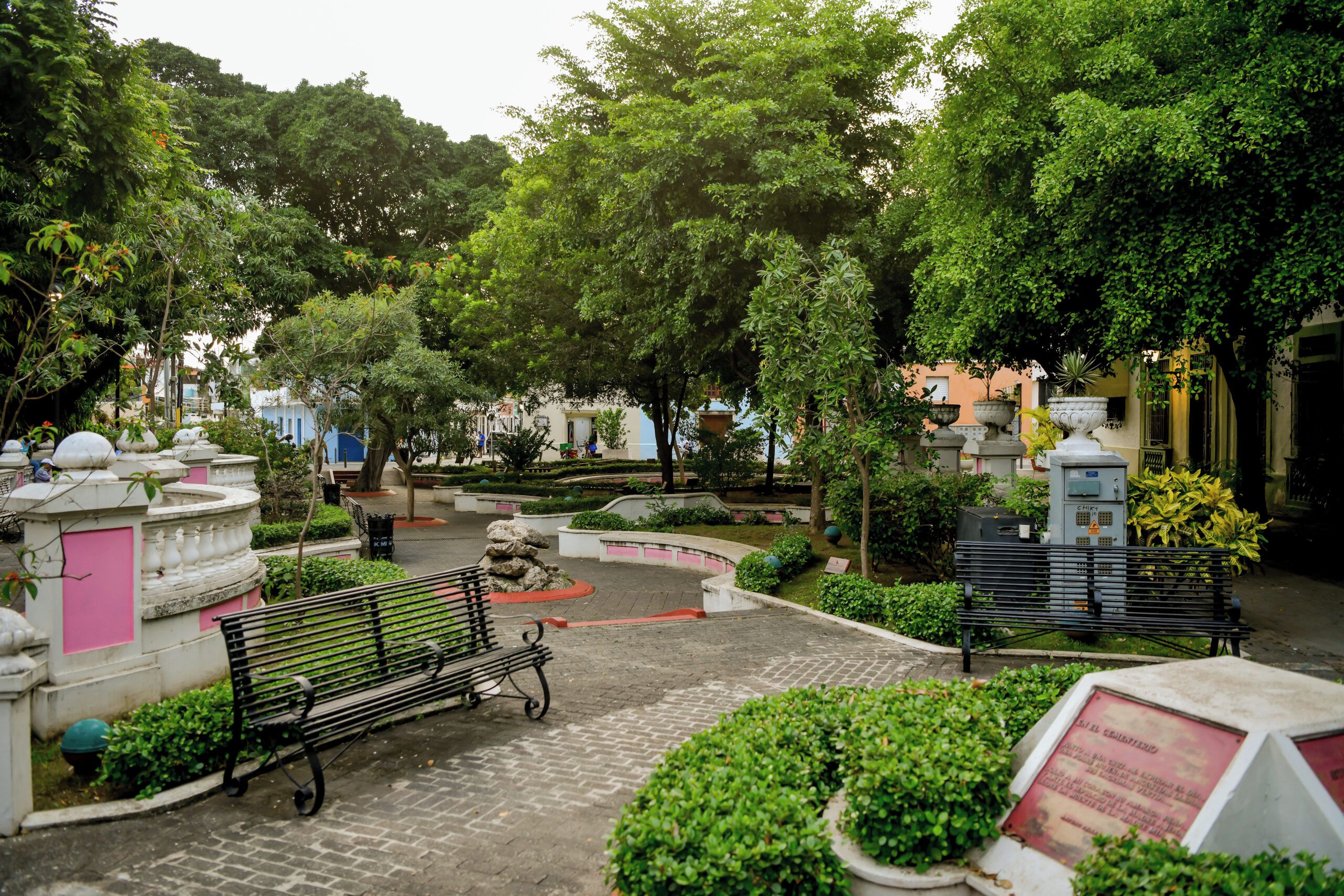 Photo - Honky Tonk Colonial