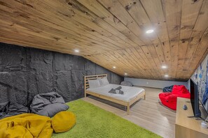 4 Schlafzimmer, Schreibtisch, Reisekinderbett, kostenloses WLAN