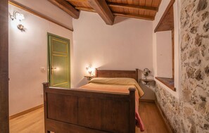 4 camere, culla da viaggio, Wi-Fi gratuito