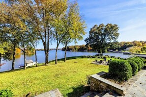 Property grounds - 4BR Lakefront Lake Anna - Views, Boat Dock, Games (Mineral)