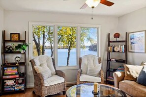 Interior - 4BR Lakefront Lake Anna - Views, Boat Dock, Games (Mineral)