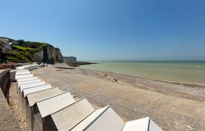 Beach - Lovely home in Foulbec with WiFi (Foulbec)