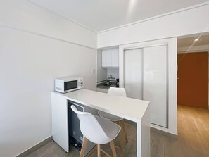 Apartment, 1 Bedroom, Smoking, Balcony | Dining room - Modern Studio With Amenities in the Heart of the City -U8 (Buenos Aires)