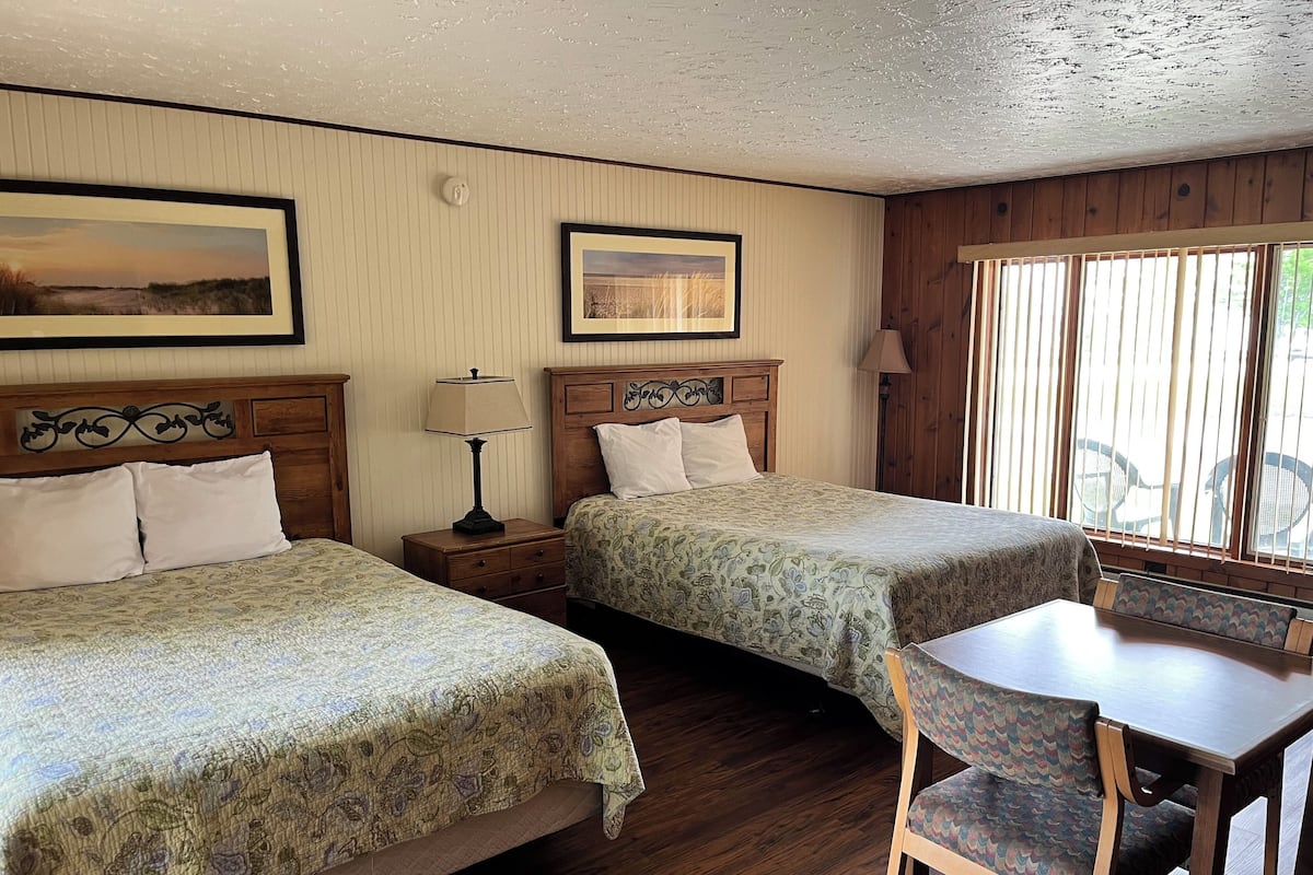 Double Room, 2 Queen Beds | 1 bedroom, laptop workspace, iron/ironing board, free WiFi
