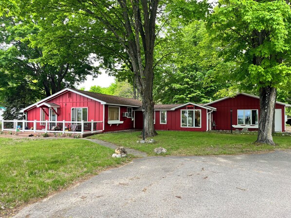 ด้านหน้าที่พัก