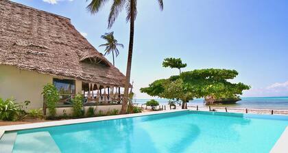 THE PALMS VILLA - Six Bedroom Villa, Sleeps 12