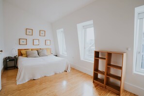 1 slaapkamer, een strijkplank/strijkijzer, internet, beddengoed