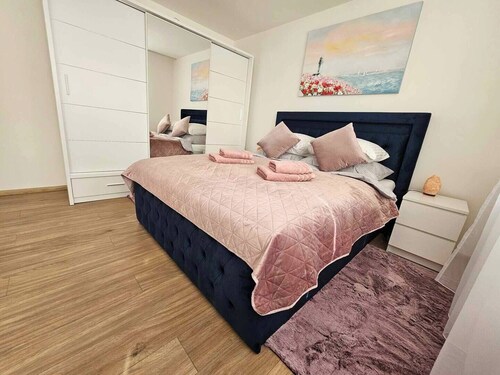 Spacious 2+KK - garden, free parking

