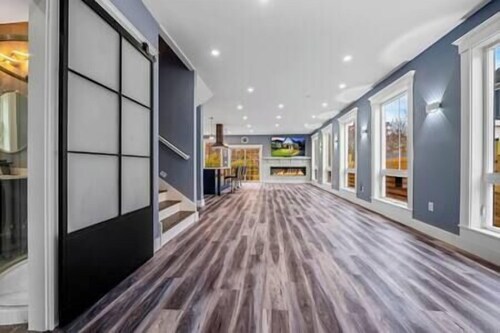 Luxury Near Old Port • Hot Tub, Fire Pit • Sleeps 10