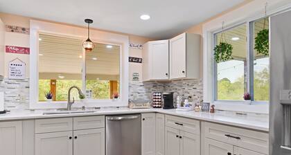 Roomy Ranch in Hocking Hills Country Setting