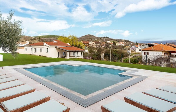 UppvÀrmd pool