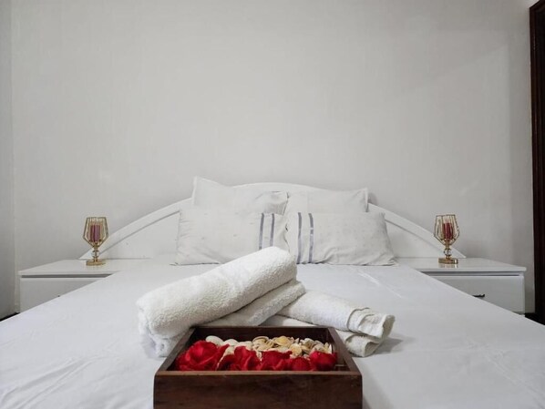 1 Schlafzimmer, BĂŒgeleisen/BĂŒgelbrett, WLAN, BettwĂ€sche