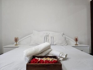 1 chambre, fer et planche Ă repasser, Wi-Fi, draps fournis