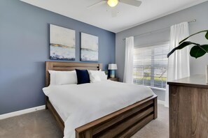 4 chambres, lit de bébé portatif, Wi-Fi, literie fournie