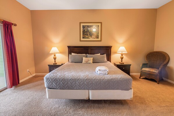 3 slaapkamers, reisbedje, wifi, beddengoed