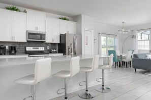 Fridge, microwave, oven, stovetop - Go!#16 - CHAMPIONS GATE (Davenport)