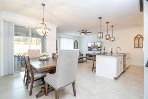 Dining - Go!#15 - CHAMPIONS GATE (Davenport)