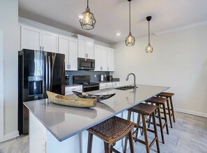 Fridge, microwave, oven, stovetop - Go!#19 - CHAMPIONS GATE (Kissimmee)