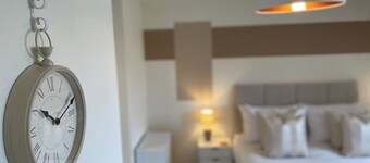 3-Bedroom Luxury Stay With FREE Parking