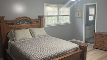 3 makuuhuonetta, silitysrauta/-lauta, Wi-Fi, vuodevaatteet