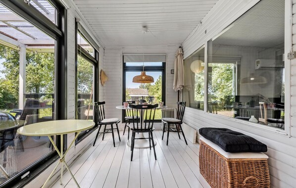 Dining - 2 bedroom gorgeous home in Holbæk (Holbæk)