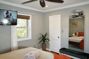 4 多间卧室、办公桌、熨斗/熨衣板、WiFi