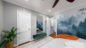 4 bedrooms, desk, iron/ironing board, WiFi