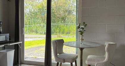 Cozy studio in charming Pāhoa with free private parking