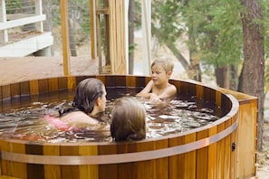 Bain à remous extérieur