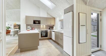 Lovely home in Jesendorf with sauna