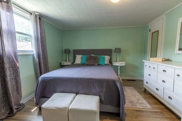 3 bedrooms, WiFi, bed sheets