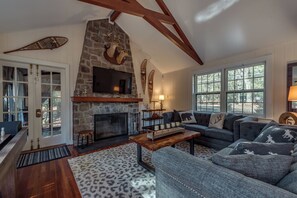 TV connectée, cheminée