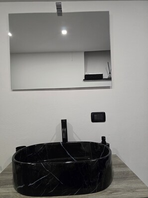 Suihku, poreamme, bidee, pyyhkeet