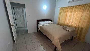 2 chambres, fer et planche à repasser, Wi-Fi, literie fournie