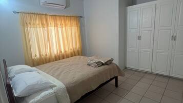 2 chambres, fer et planche à repasser, Wi-Fi, literie fournie