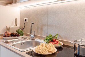 Fridge, microwave, oven, stovetop