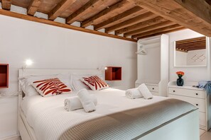 2 soverom, strykejern/-brett, wi-fi og sengetøy