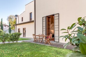 Outdoor dining - Tommy - Sweet Dreams in Florence (Coverciano)