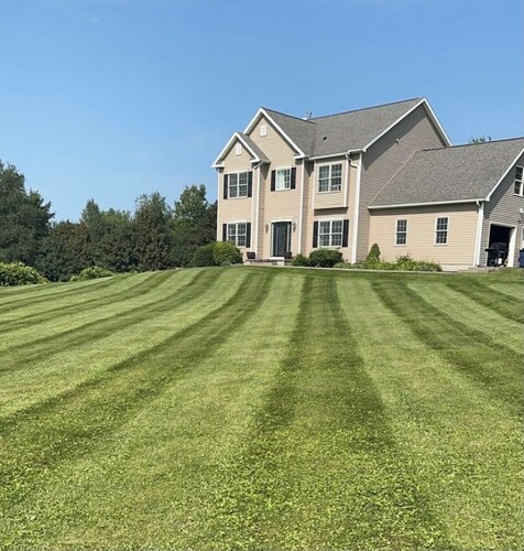 Private  4-bedroom house on a golf course…15 minutes to Syracuse University 