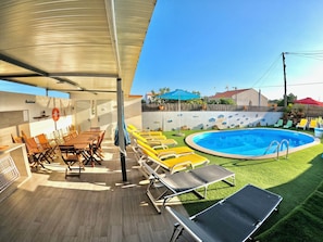 Outdoor pool - Apart. with 4 suites, 10 people with saltwater pool and barbecue in the Algarve (Quarteira)